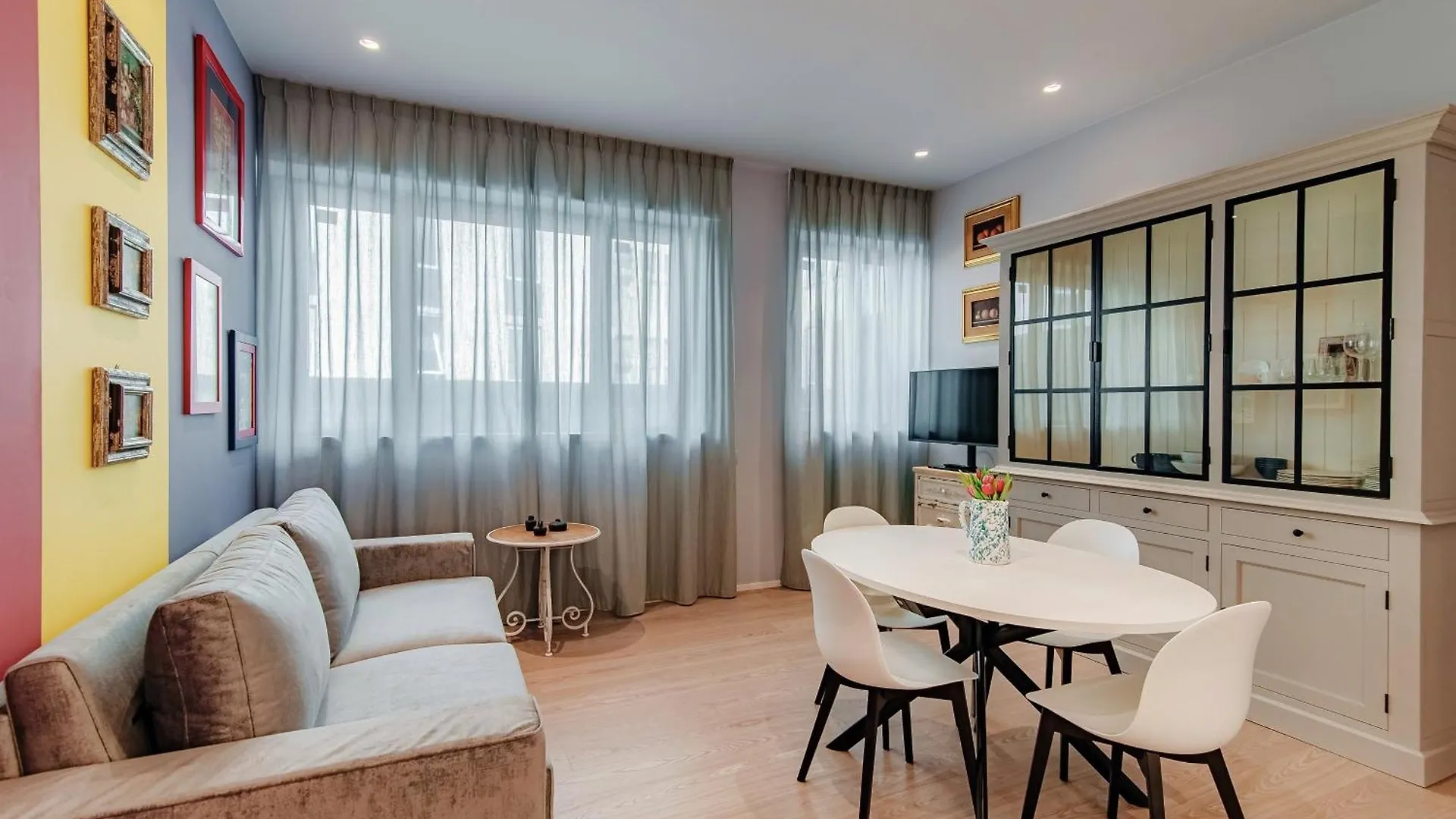Appartamento Home Three Colors - By MyhomeinCôme